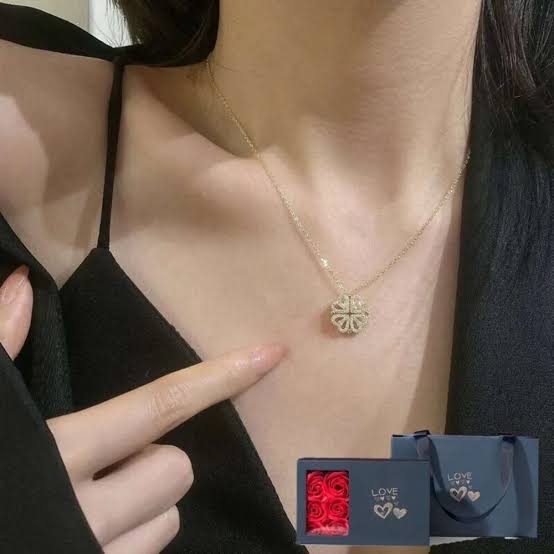 Magnetic Heart Clover Necklace Golden Silver 4
Leaf