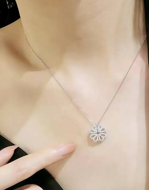 Magnetic Heart Clover Necklace Golden Silver 4
Leaf